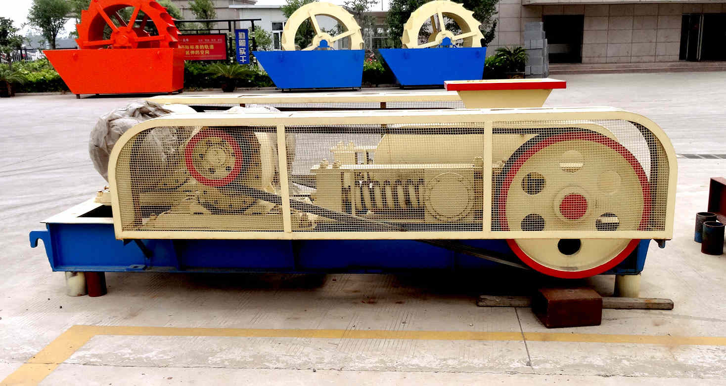 石英對(duì)輥式破碎機(jī)