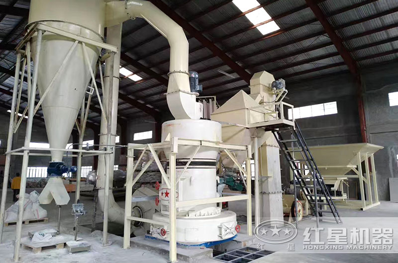 中型石粉磨粉機(jī)安裝現(xiàn)場