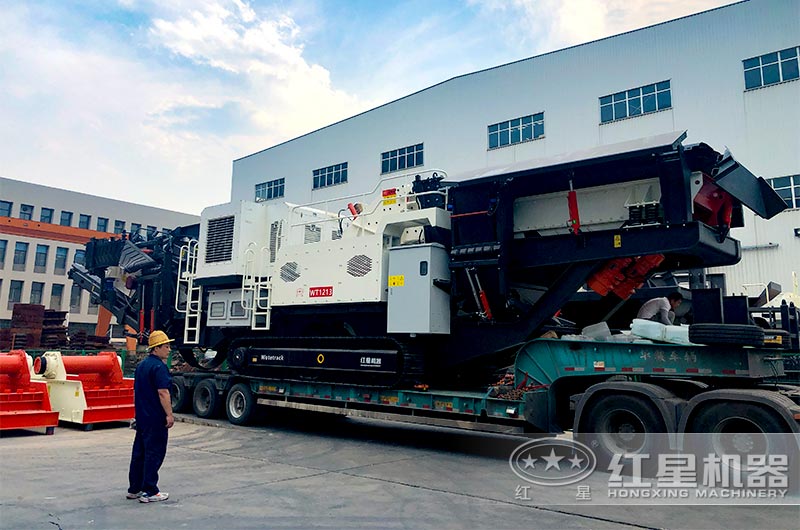 履帶移動式反擊破碎機發貨