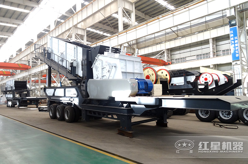 移動破碎篩分機(jī)車間