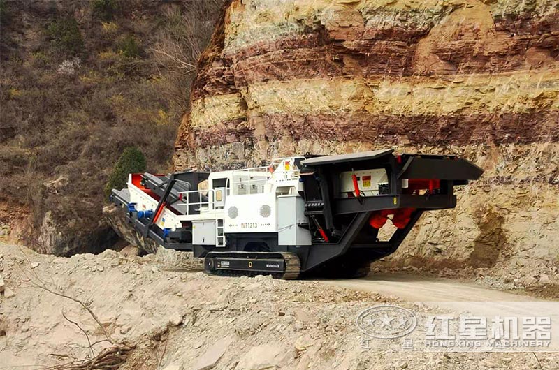 履帶式破碎機現場