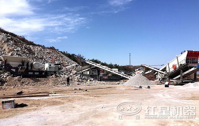 2臺(tái)履帶移動(dòng)破碎機(jī) 2臺(tái)履帶移動(dòng)破碎機(jī)