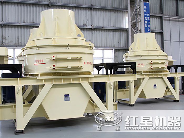 車間擺放的PCL制沙機(jī)