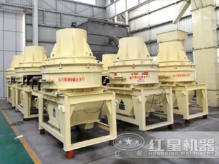 車間擺放的PCL制沙機(jī)