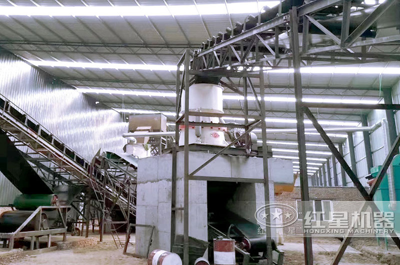 日產(chǎn)500噸小型圓錐破石機(jī)現(xiàn)場 日產(chǎn)500噸小型圓錐破石機(jī)現(xiàn)場