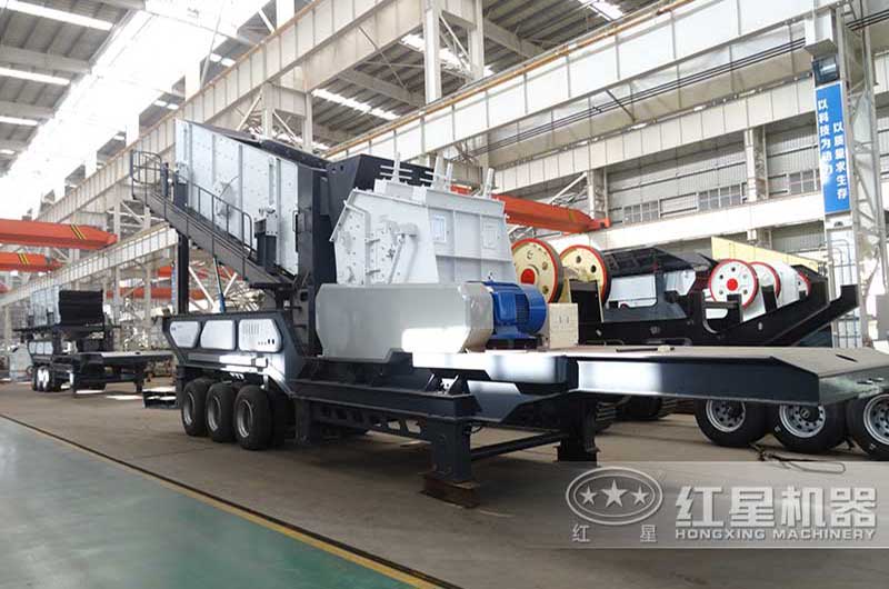 輪胎式可移動(dòng)式破碎機(jī)+搭載反擊式破碎機(jī)