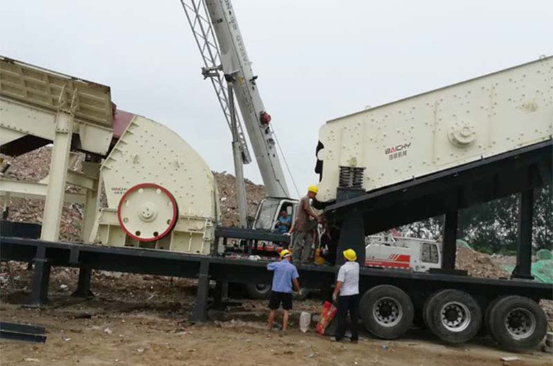 移動(dòng)重錘破處理磚粉垃圾現(xiàn)場