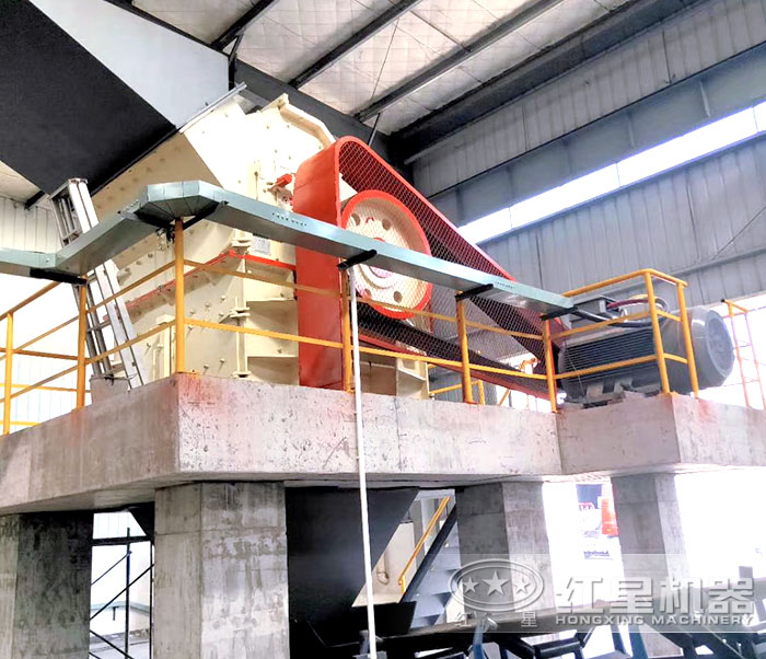 細碎機加工石料現場