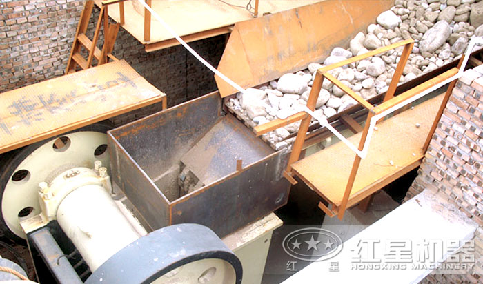 57破碎機(jī)進(jìn)料細(xì)節(jié)