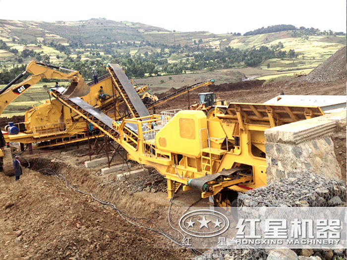 福建建筑垃圾破碎生產(chǎn)線正在安裝中 福建建筑垃圾破碎生產(chǎn)線正在安裝中