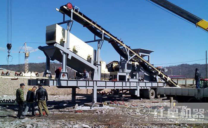 山西長(zhǎng)治移動(dòng)破碎站生產(chǎn)線安裝現(xiàn)場(chǎng) 山西長(zhǎng)治移動(dòng)破碎站生產(chǎn)線安裝現(xiàn)場(chǎng)