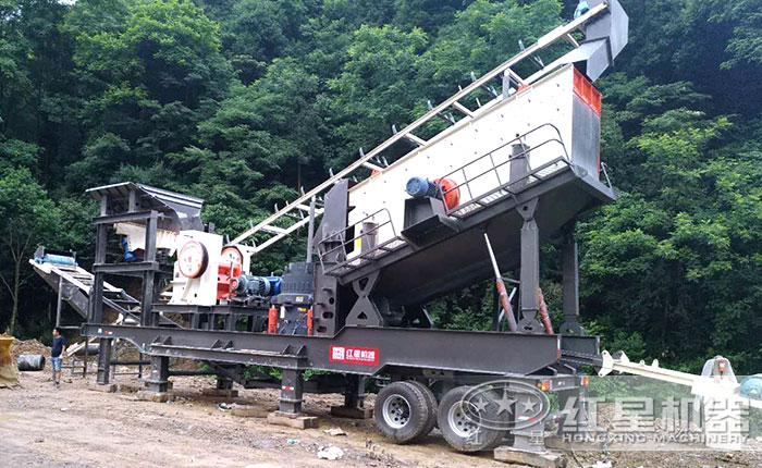 輪胎式破碎機+顎式破碎機+圓錐式破碎機 輪胎式破碎機+顎式破碎機+圓錐式破碎機