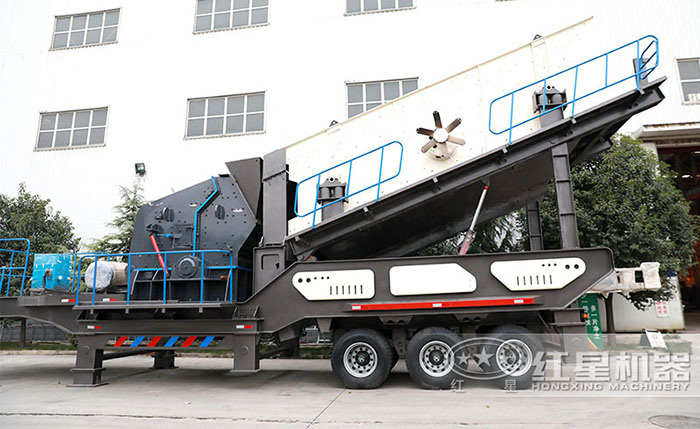 廠區(qū)擺放的建筑垃圾破碎設備 廠區(qū)擺放的建筑垃圾破碎設備