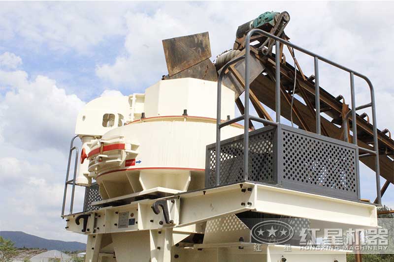 沖擊式粉碎機安裝現(xiàn)場 沖擊式粉碎機安裝現(xiàn)場