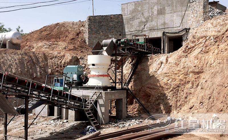 圓錐式粉碎機(jī)生產(chǎn)線現(xiàn)場(chǎng)