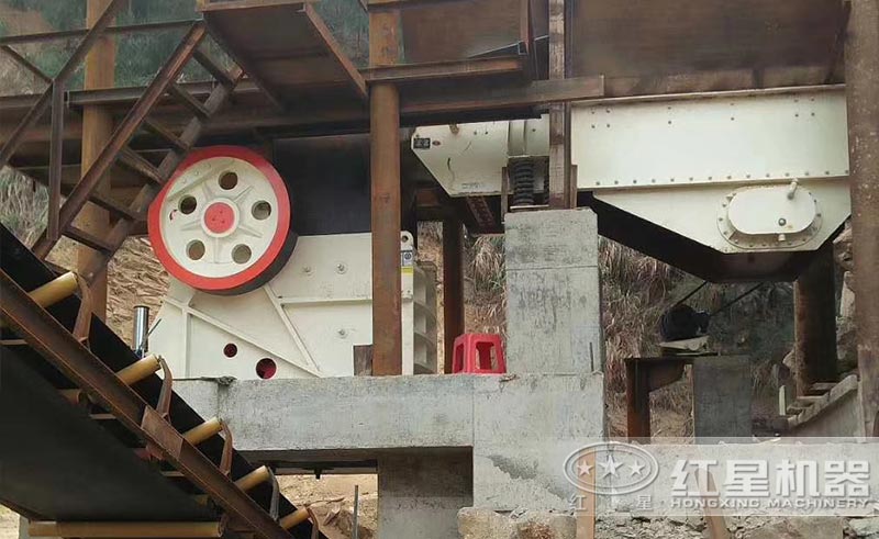 石灰石破碎加工設備——顎式破碎機 石灰石破碎加工設備——顎式破碎機