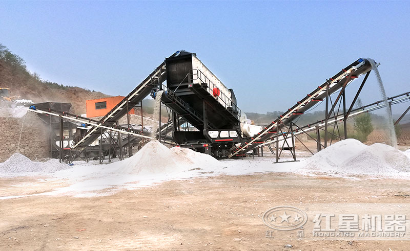 移動式破碎機生產(chǎn)現(xiàn)場