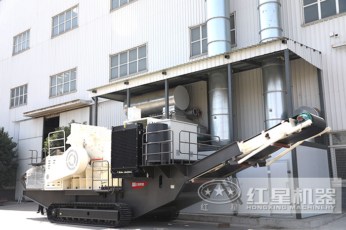 履帶配置的移動(dòng)破碎機(jī)