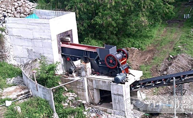 57顎式破碎機現場圖