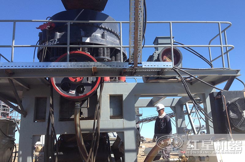 液壓圓錐式破碎機安裝現(xiàn)場