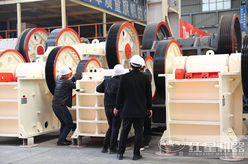 顎式礦山碎石機(jī)