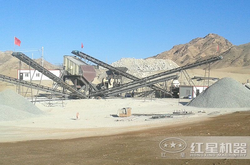 凝灰?guī)r破碎生產(chǎn)線現(xiàn)場(chǎng) 凝灰?guī)r破碎生產(chǎn)線現(xiàn)場(chǎng)