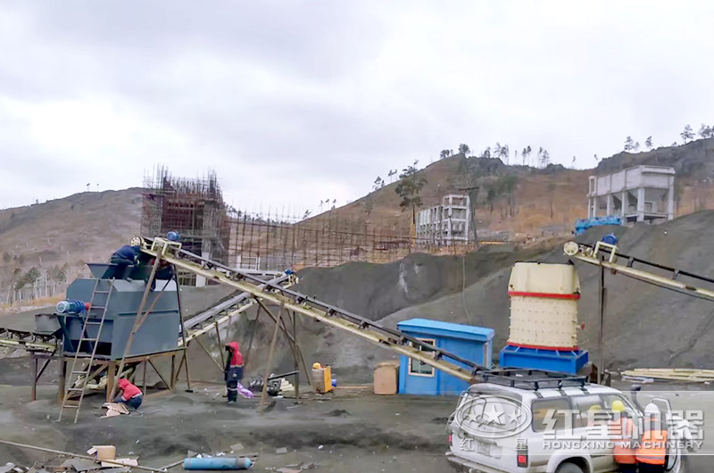 立式復合破碎機現(xiàn)場圖 立式復合破碎機現(xiàn)場圖