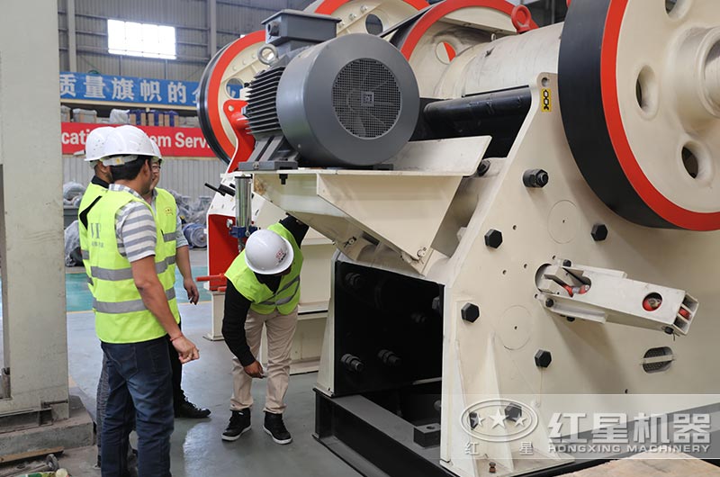 大型顎式碎石機