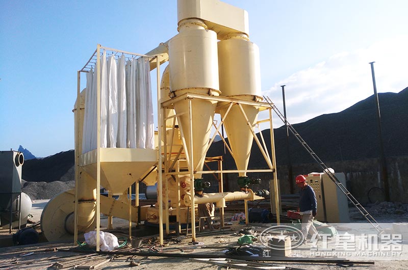 雷蒙磨粉生產(chǎn)現(xiàn)場