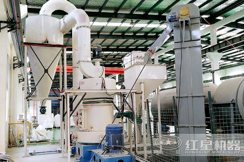 立式磨粉機(jī)生產(chǎn)現(xiàn)場(chǎng)