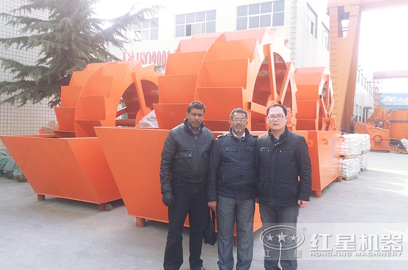 國外用戶來紅星參觀洗砂設備