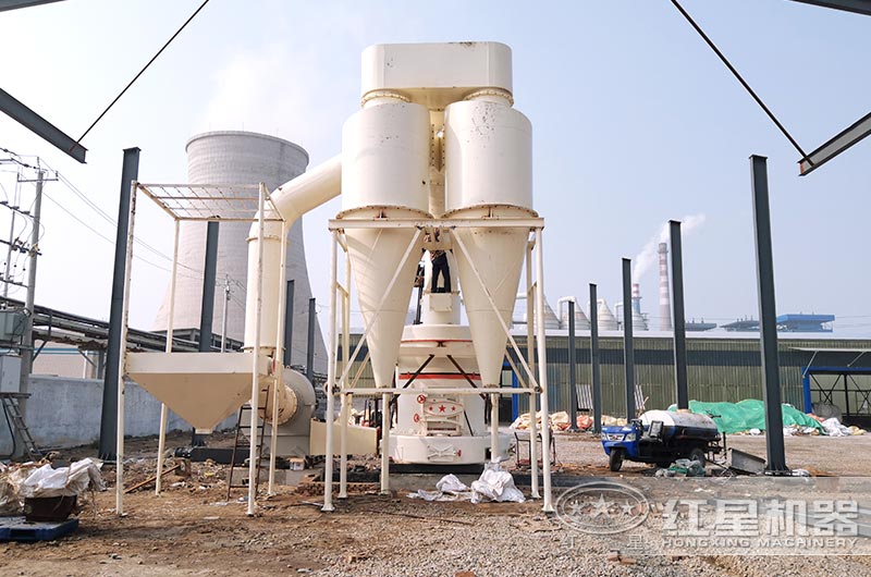 磨粉機(jī)生產(chǎn)現(xiàn)場 磨粉機(jī)生產(chǎn)現(xiàn)場