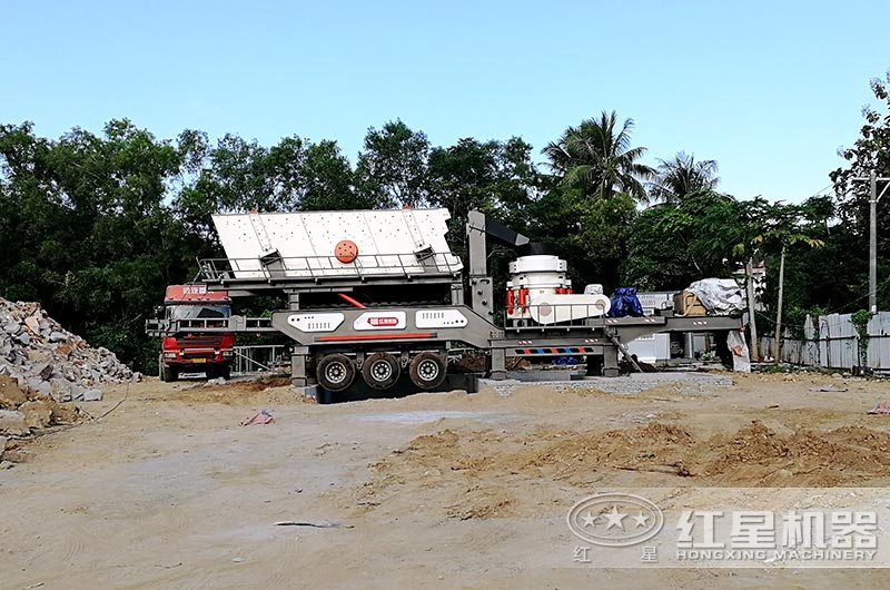 水泥塊粉碎機(jī)作業(yè)現(xiàn)場(chǎng)大圖 水泥塊粉碎機(jī)作業(yè)現(xiàn)場(chǎng)大圖