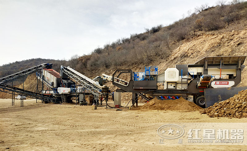 輪胎移動(dòng)破碎站作業(yè)現(xiàn)場(chǎng)