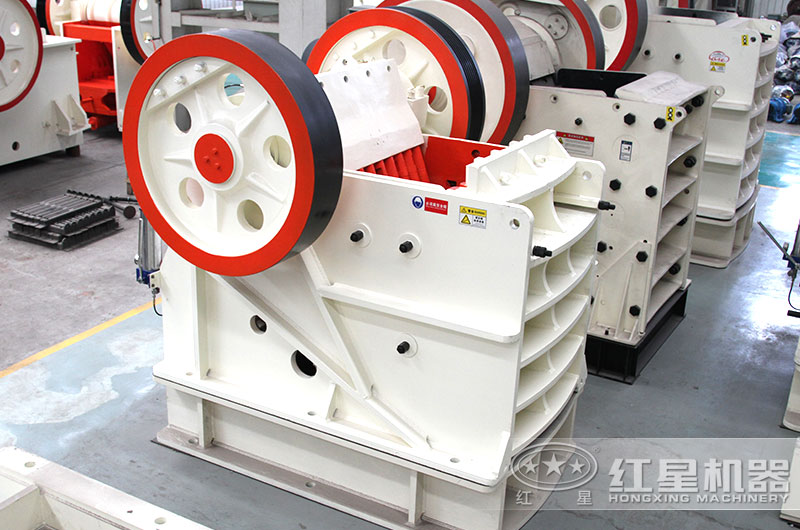 顎式破碎機(jī)圖片 顎式破碎機(jī)圖片