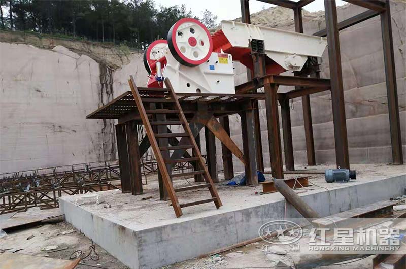 HD德版顎式破碎機現場