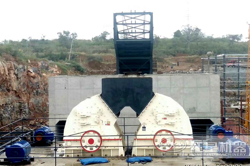 錘破砂石整形機現(xiàn)場 錘破砂石整形機現(xiàn)場