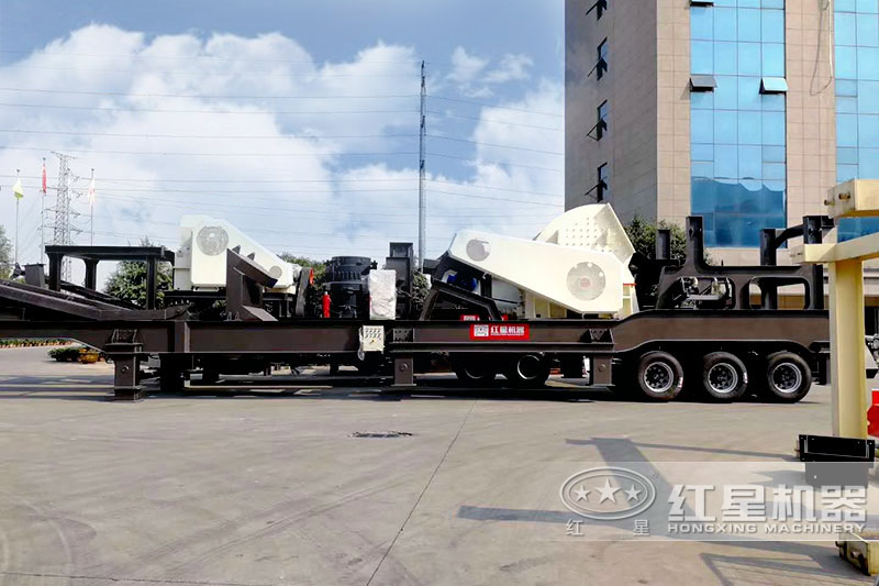 四合一移動(dòng)圓錐破碎機(jī)現(xiàn)場(chǎng)一