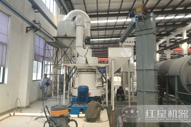 方解石磨粉設(shè)備現(xiàn)場(chǎng)二