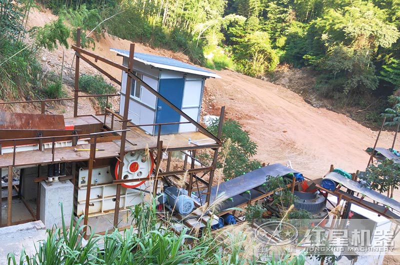 浙江時(shí)產(chǎn)1000噸石灰石破碎生產(chǎn)線