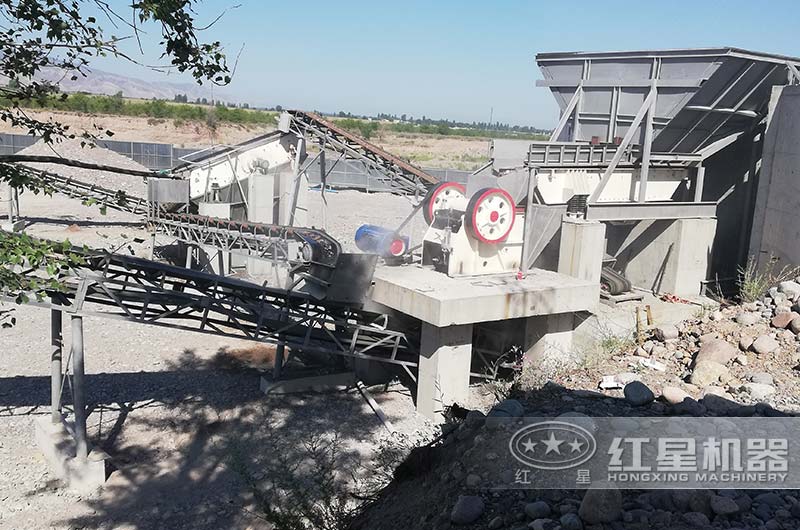 顎式破碎機生產現場實拍