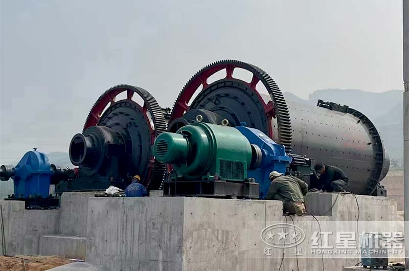 球磨機(jī)現(xiàn)場 球磨機(jī)現(xiàn)場