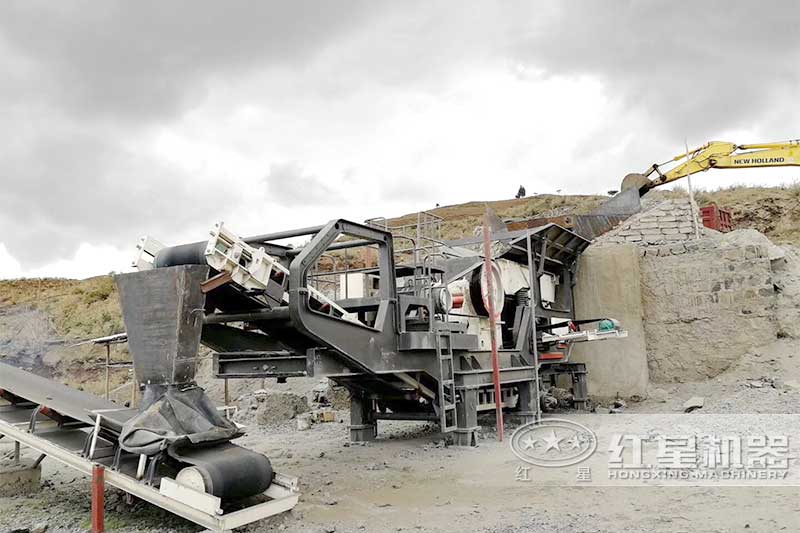 時產(chǎn)200噸粗碎顎式移動破碎機(jī) 時產(chǎn)200噸粗碎顎式移動破碎機(jī)