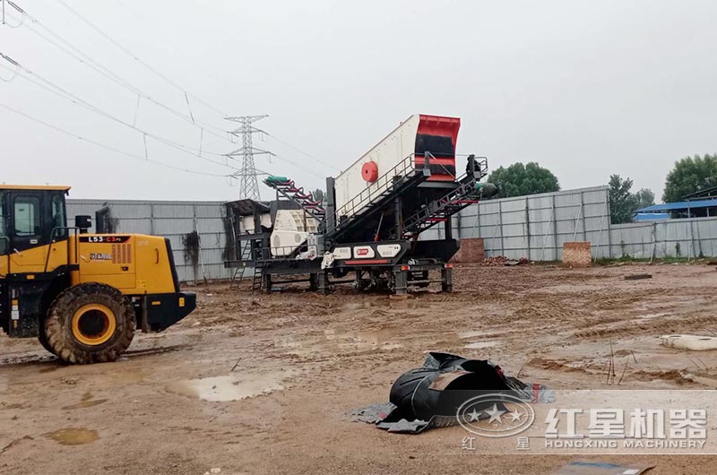 重錘破移動建筑垃圾粉碎機現場