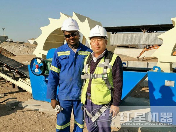 洗沙的設(shè)備現(xiàn)場作業(yè)圖 洗沙的設(shè)備現(xiàn)場作業(yè)圖