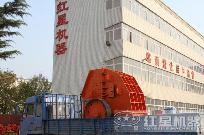 大型重錘式打砂機發(fā)貨