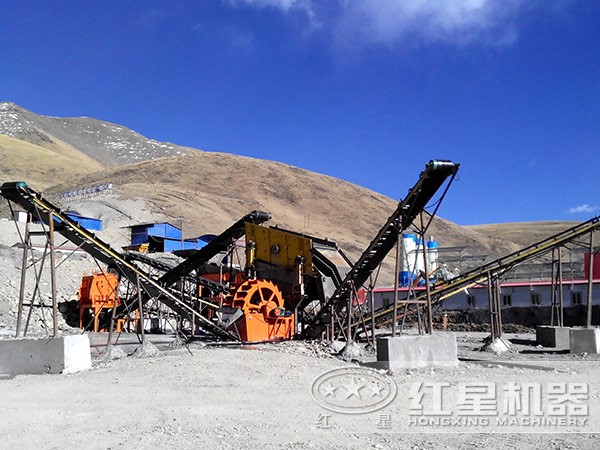 西藏昌都安山巖破碎生產(chǎn)現(xiàn)場(chǎng) 西藏昌都安山巖破碎生產(chǎn)現(xiàn)場(chǎng)