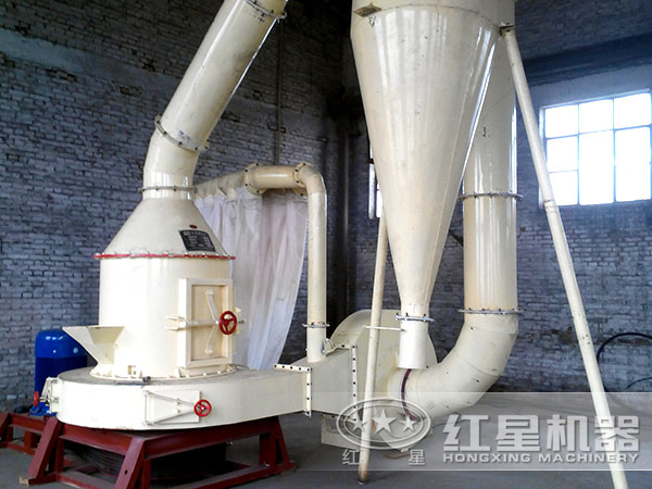 磨粉機現場作業圖