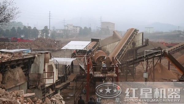 城市建筑垃圾的處理現(xiàn)場