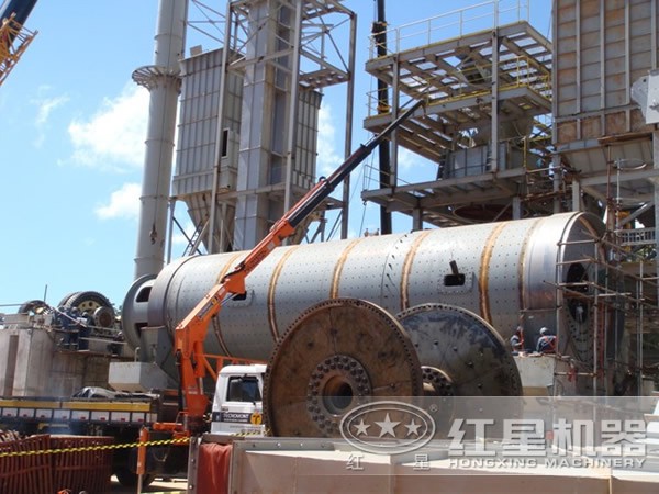 大型水泥球磨機客戶現場 大型水泥球磨機客戶現場